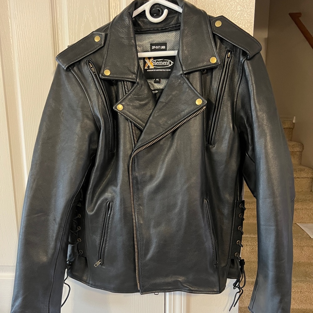 Mens Buffalo Leather Biker Jacket. Never worn.